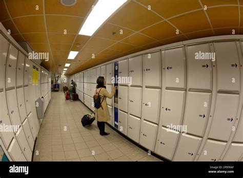 amsterdam airport lockers